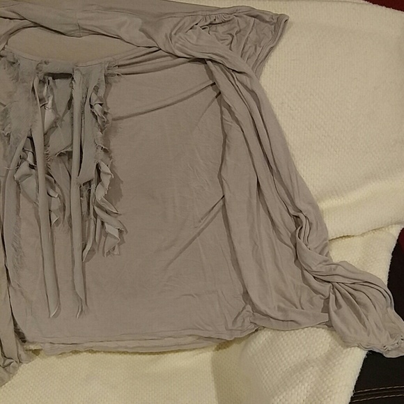 Cream Top - Picture 2 of 5